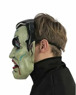 Vintage Vampire Half Mask -Spook & Style Shop 01490325 d
