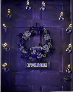 It's Showtime Wreath - Beetlejuice 5 It's Showtime Wreath - Beetlejuice -Spook & Style Shop 01490465 c