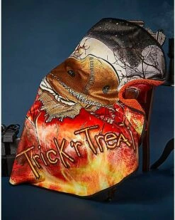 Round Sam Fleece Blanket - Trick 'r Treat -Spook & Style Shop 01591981 c